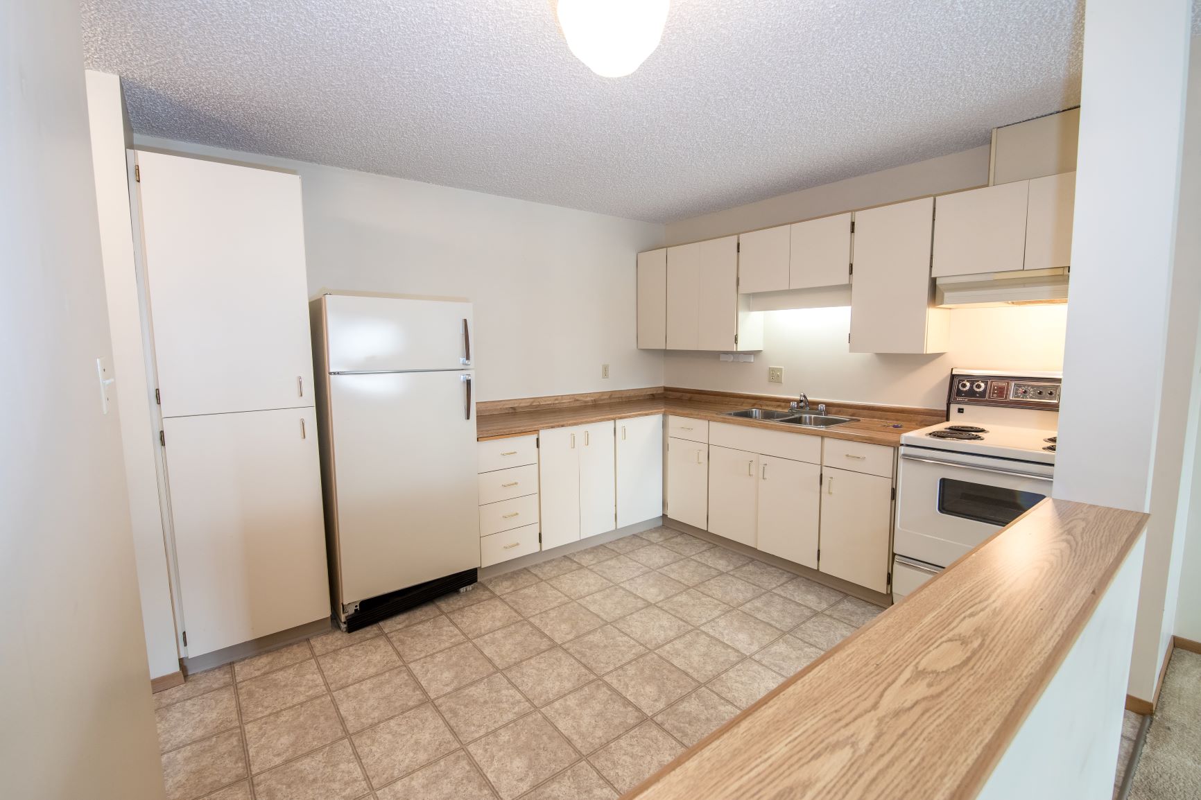 Woodhaven 201 B Kitchen 2