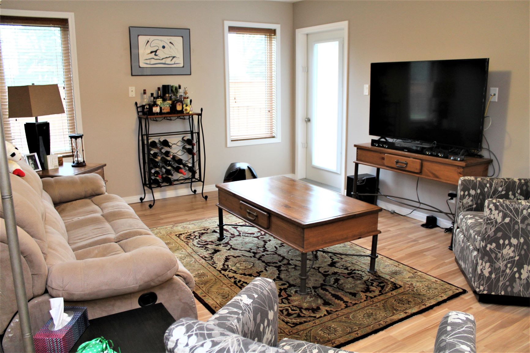 27 White Ash livingroom