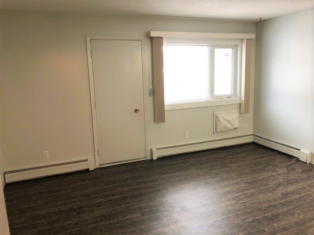 206 livingroom pic 2