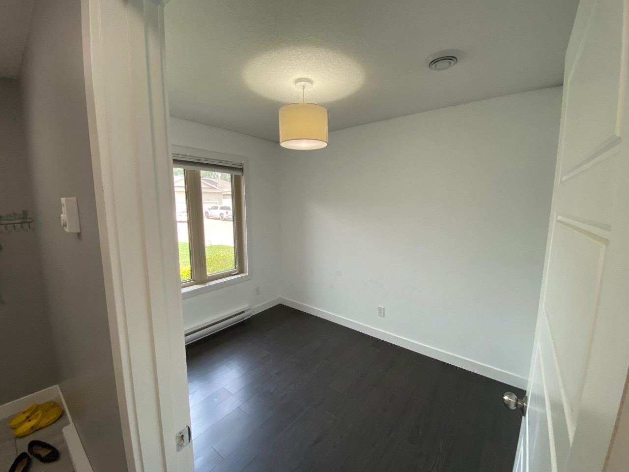 25 birchwood front bedroom