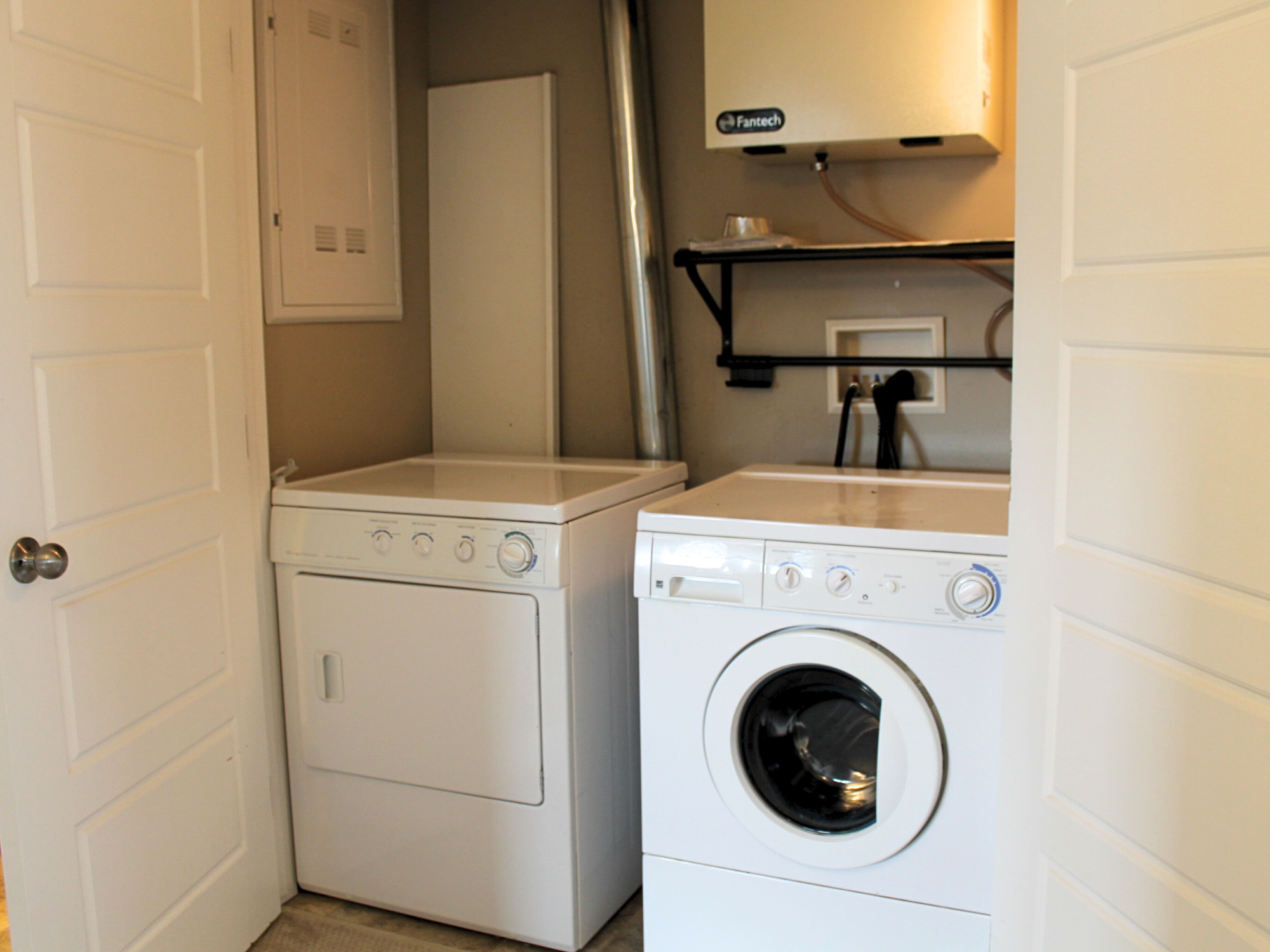 Laundry, Website